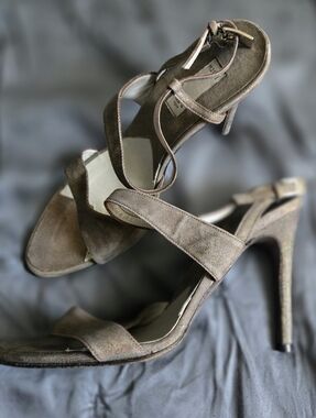 Bruno Magli Vintage Brown Metallic Leather Strap Sandals Sz 8